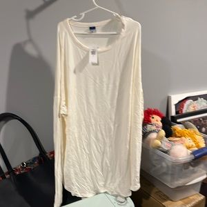 Brand new old navy size medium long sleeve shirt